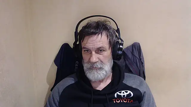 Snapshot of AlexNudo chatting on 4, 11, 2025 AlexNudo online show from 4, 11, 2025