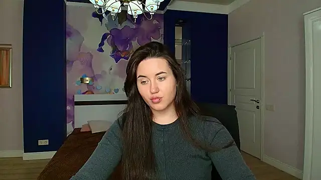 Roxie Bradley online show from 18, 12, 2024