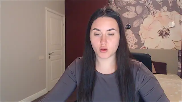 Roxie Bradley online show from 27, 12, 2024