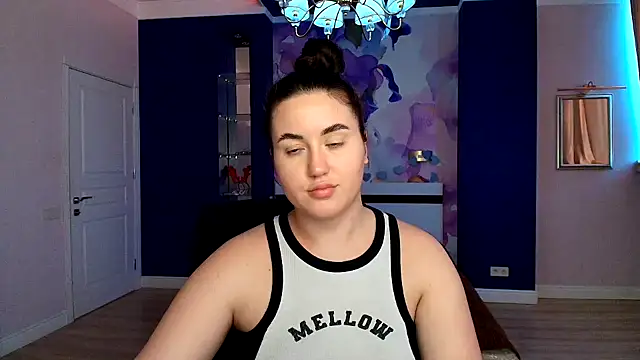 Roxie Bradley online show from 6, 1, 2025