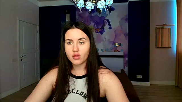 Roxie Bradley online show from 23, 1, 2025