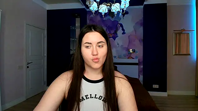 Roxie Bradley online show from 29, 1, 2025