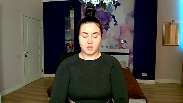 Roxie Bradley online show from 19, 2, 2025