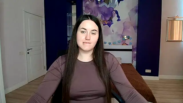 Roxie Bradley online show from 11, 3, 2025