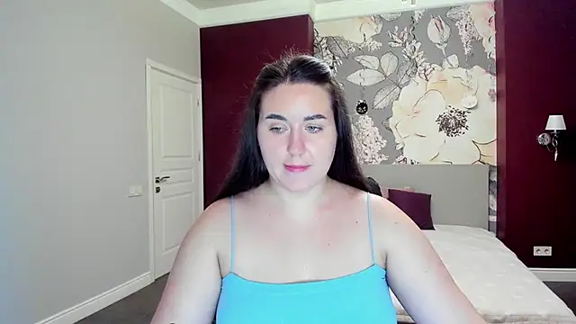 Roxie Bradley online show from 28, 10, 2025