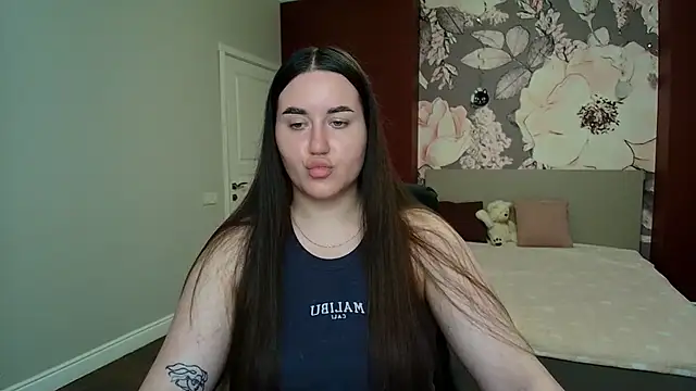 Roxie Bradley online show from 23, 7, 2026