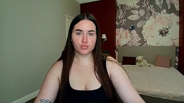 Roxie Bradley online show from 27, 7, 2026