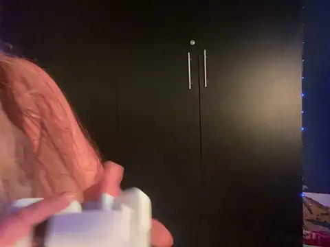 Im sophiie online show from 5, 1, 2025