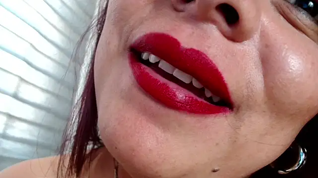 Snapshot of VIOLETTA-HOT chatting on 22, 1, 2025 VIOLETTA-HOT online show from 22, 1, 2025