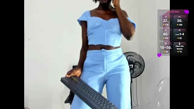 Snapshot of AlmaSean chatting on 13, 1, 2025 AlmaSean online show from 13, 1, 2025