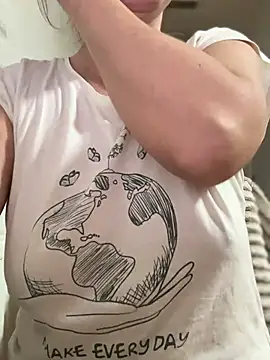 Snapshot of sweetmystery1 chatting on 15, 2, 2025 sweetmystery1 online show from 15, 2, 2025