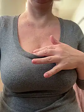 Snapshot of sweetmystery1 chatting on 21, 2, 2025 sweetmystery1 online show from 21, 2, 2025