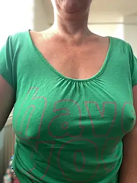 Snapshot of sweetmystery1 chatting on 27, 9, 2025 sweetmystery1 online show from 27, 9, 2025