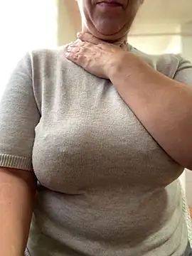 Snapshot of sweetmystery1 chatting on 15, 10, 2025 sweetmystery1 online show from 15, 10, 2025