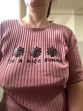 Snapshot of sweetmystery1 chatting on 26, 10, 2025 sweetmystery1 online show from 26, 10, 2025