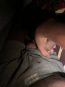 Snapshot of zeus_3241 chatting on 17, 12, 2025 zeus 3241 online show from 17, 12, 2025