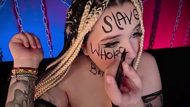 Snapshot of Laura_takint chatting on 7, 1, 2025 Laura takint online show from 7, 1, 2025