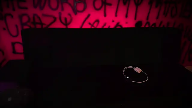 Snapshot of Laura_takint chatting on 26, 2, 2025 Laura takint online show from 26, 2, 2025