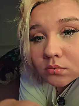 Snapshot of Laura_takint chatting on 26, 10, 2025 Laura takint online show from 26, 10, 2025