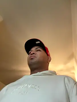 Snapshot of marhi32 chatting on 24, 10, 2025 marhi32 online show from 24, 10, 2025