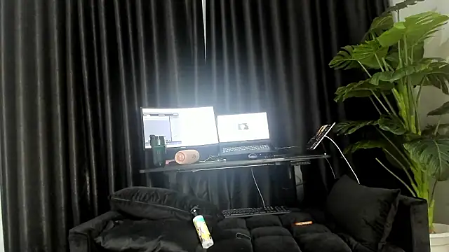 naughty bigass online show from 15, 3, 2026