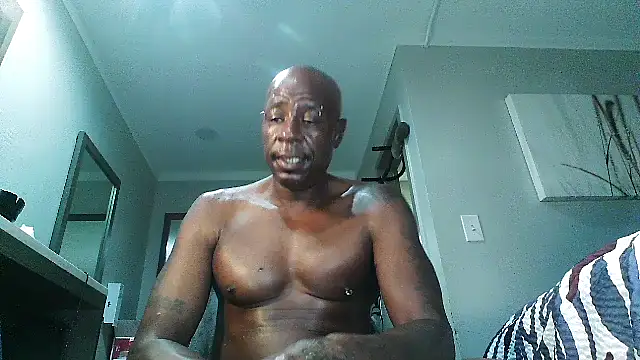 Snapshot of bobbiebone1@xh chatting on 11, 11, 2025 bobbiebone1xh online show from 11, 11, 2025