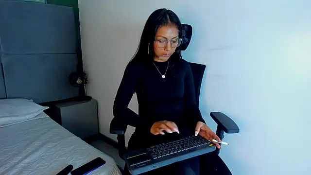 Snapshot of Tracy_lambo chatting on 4, 3, 2025 Tracy lambo online show from 4, 3, 2025