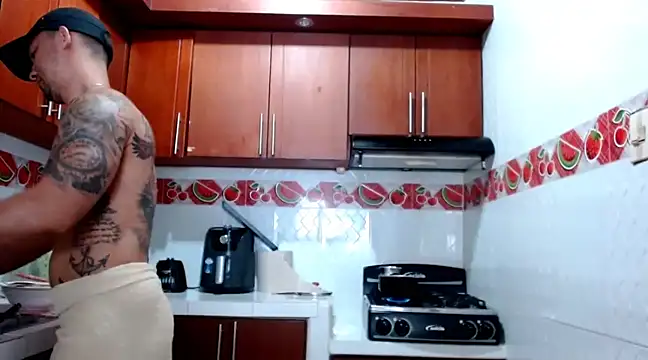 Snapshot of SimonRoberth chatting on 14, 1, 2025 SimonRoberth online show from 14, 1, 2025