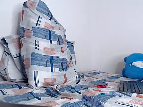 Snapshot of SimonRoberth chatting on 16, 10, 2025 SimonRoberth online show from 16, 10, 2025