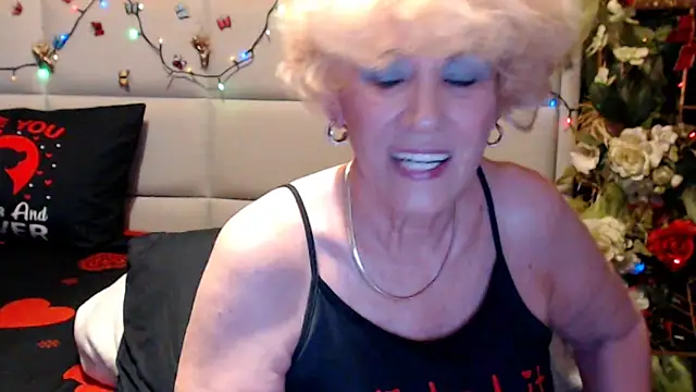 Snapshot of HappyWomanOn chatting on 19, 6, 2026 HappyWomanOn online show from 19, 6, 2026