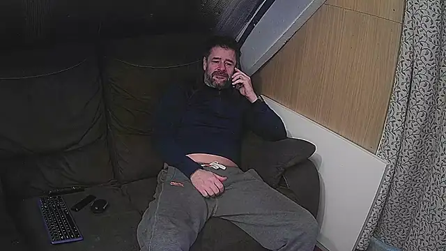 Snapshot of rob2810 chatting on 27, 2, 2025 rob2810 online show from 27, 2, 2025