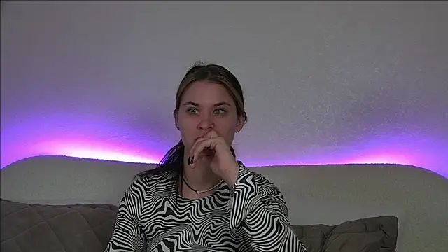 RachelSimpson online show from 12, 3, 2025