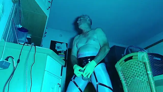 Sexspielzeug-1 online show from 20, 9, 2025