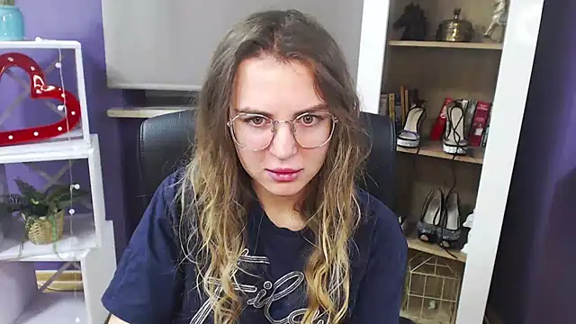 Zoey Erotic online show from 19, 12, 2024
