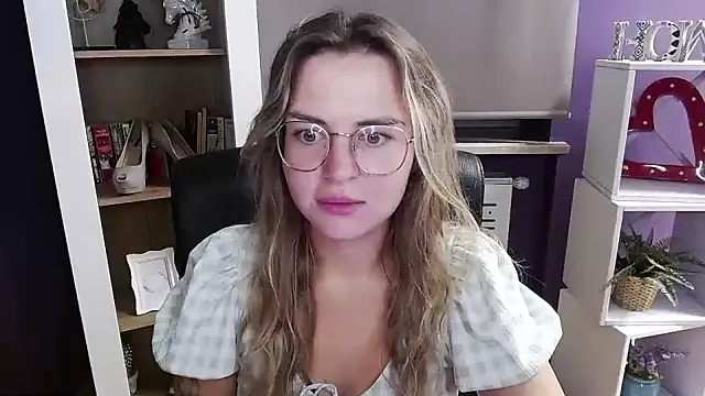 Zoey Erotic online show from 10, 10, 2025