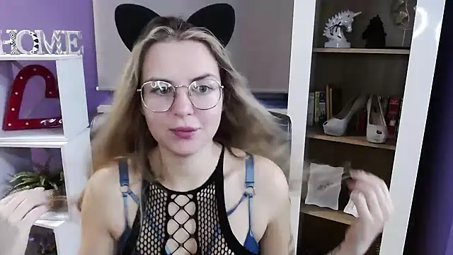 Snapshot of Zoey_Erotic chatting on 31, 10, 2025 Zoey Erotic online show from 31, 10, 2025