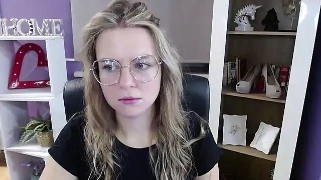 Snapshot of Zoey_Erotic chatting on 5, 11, 2025 Zoey Erotic online show from 5, 11, 2025