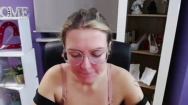 Snapshot of Zoey_Erotic chatting on 14, 11, 2025 Zoey Erotic online show from 14, 11, 2025