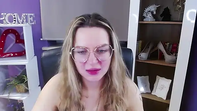 Snapshot of Zoey_Erotic chatting on 14, 1, 2026 Zoey Erotic online show from 14, 1, 2026