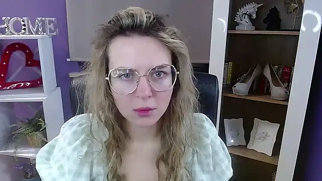 Snapshot of Zoey_Erotic chatting on 15, 1, 2026 Zoey Erotic online show from 15, 1, 2026