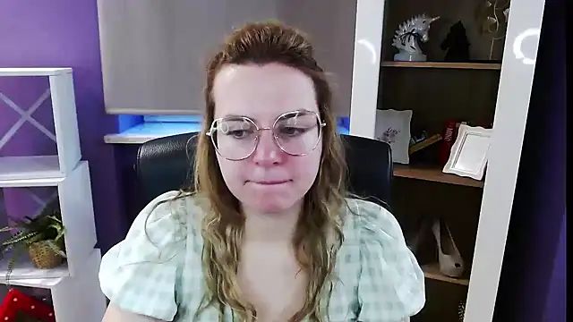 Zoey Erotic online show from 8, 4, 2026