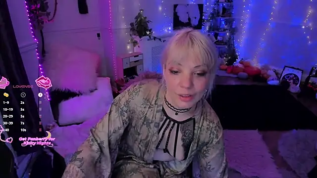 Snapshot of AliceW0lf chatting on 29, 11, 2025 AliceW0lf online show from 29, 11, 2025