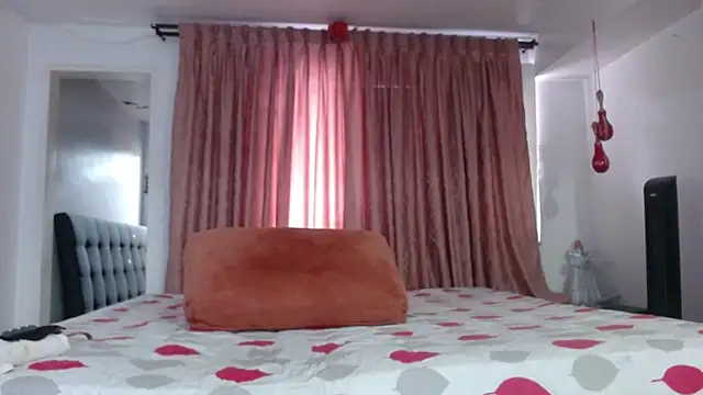 linapalacios online show from 2, 6, 2026