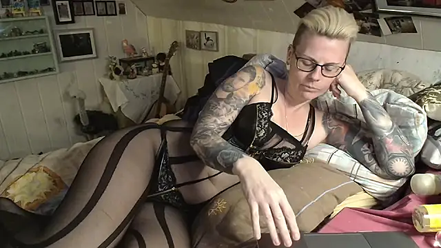 MaryG online show from 27, 2, 2025