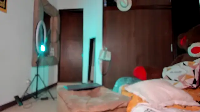 GiselReyes online show from 14, 11, 2025