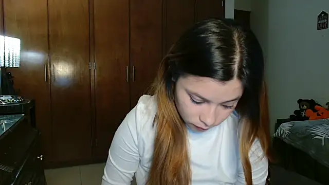 Snapshot of 3littleschoolteens chatting on 20, 3, 2025 3littleschoolteens online show from 20, 3, 2025