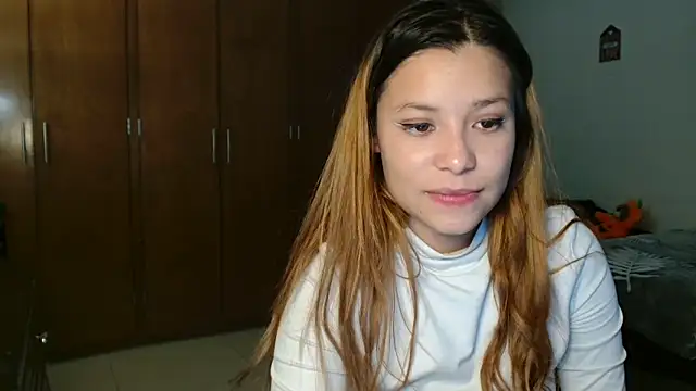 Snapshot of 3littleschoolteens chatting on 20, 3, 2025 3littleschoolteens online show from 20, 3, 2025