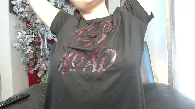 Snapshot of 3littleschoolteens chatting on 8, 9, 2025 3littleschoolteens online show from 8, 9, 2025