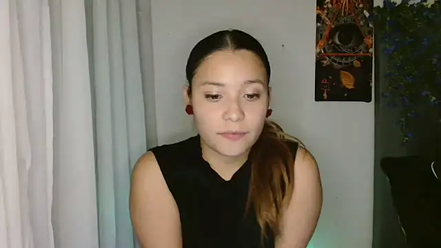 Snapshot of 3littleschoolteens chatting on 3, 12, 2025 3littleschoolteens online show from 3, 12, 2025