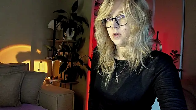 Snapshot of 5_in_one chatting on 6, 12, 2024 5 in one online show from 6, 12, 2024